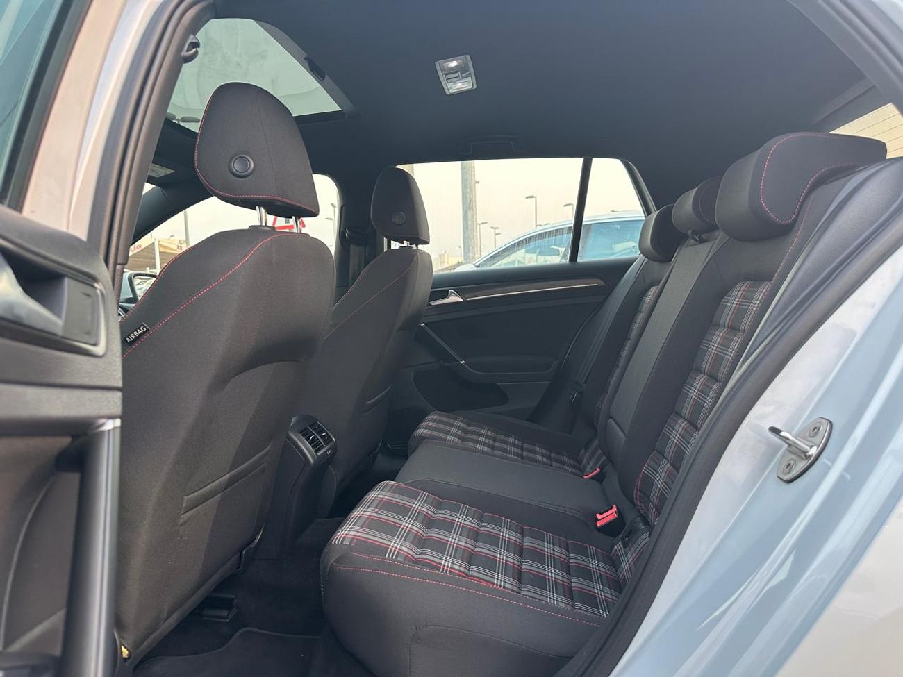 Volkswagen Golf GTI Volkswagen Golf GTI_Gcc_2019_Excellent_Condition _Full option