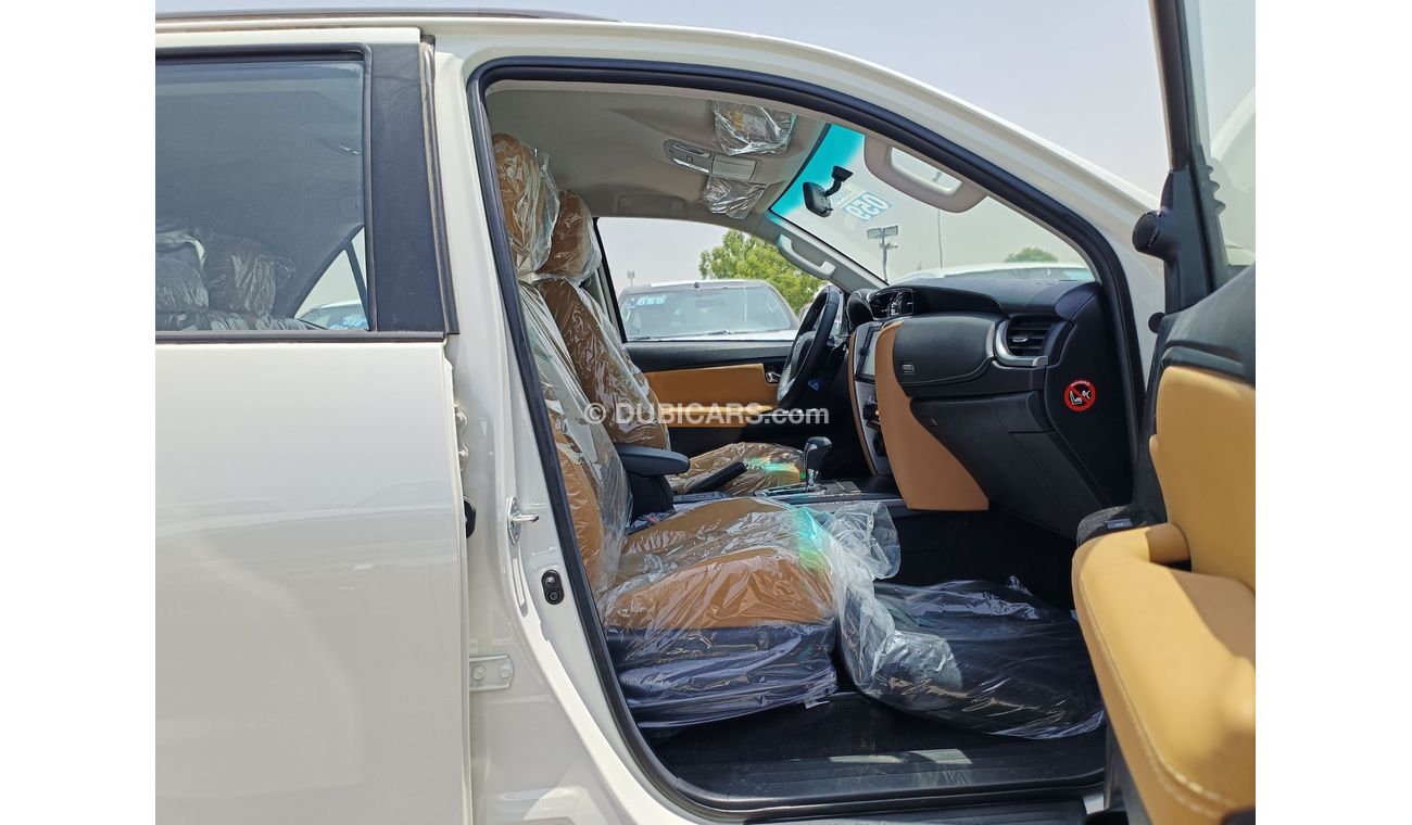 تويوتا فورتونر 2.4L V4 DIESEL, ALLOY RIMS / LEATHER SEATS / PUSH START / 4WD (CODE #  67856)