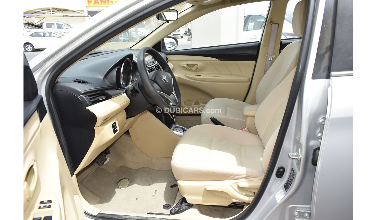 تويوتا يارس 2015 خليجي بحالة ممتازة  بدون حوادث