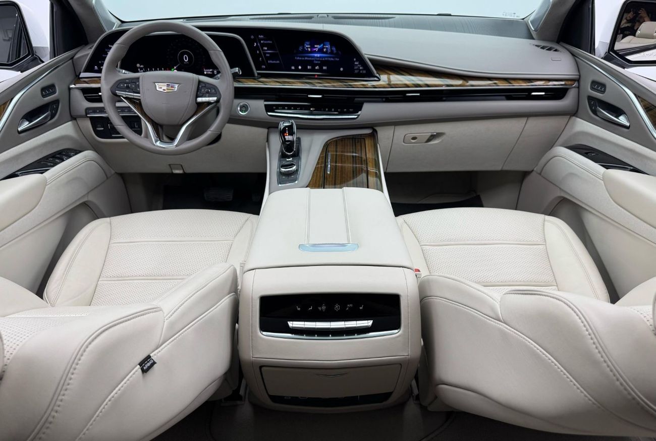 Cadillac Escalade Sport Platinum 6.2L 4WD 2023 Cadillac Escalade Sport, 2028 Cadillac Warranty + Service Pack, Fully L