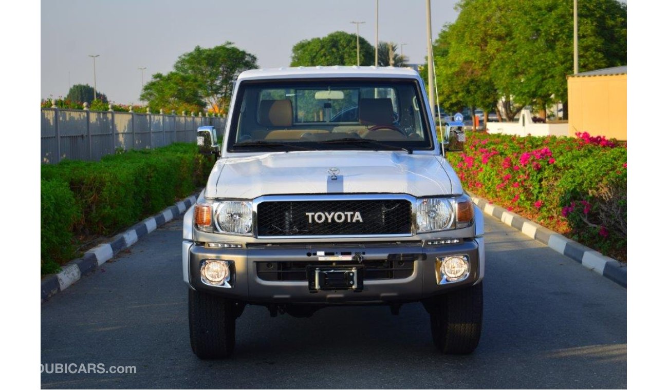 تويوتا لاند كروزر بيك آب 79 SINGLE CAB LX-V V6 4.0L PETROL  4WD MANUAL TRANSMISSION