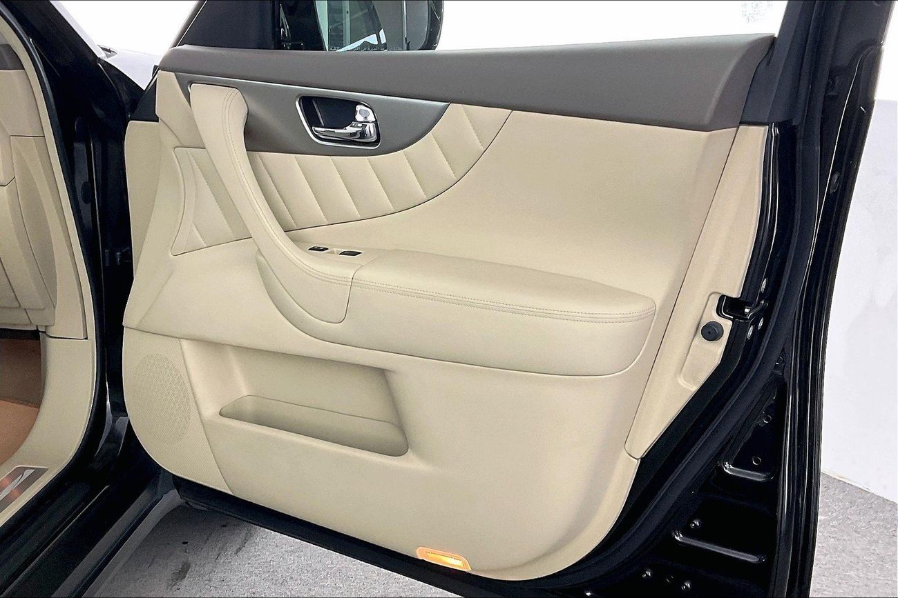 Infiniti QX70 Luxury / Luxe Sensory | Guaranteed Warranty | 0 Down Payment