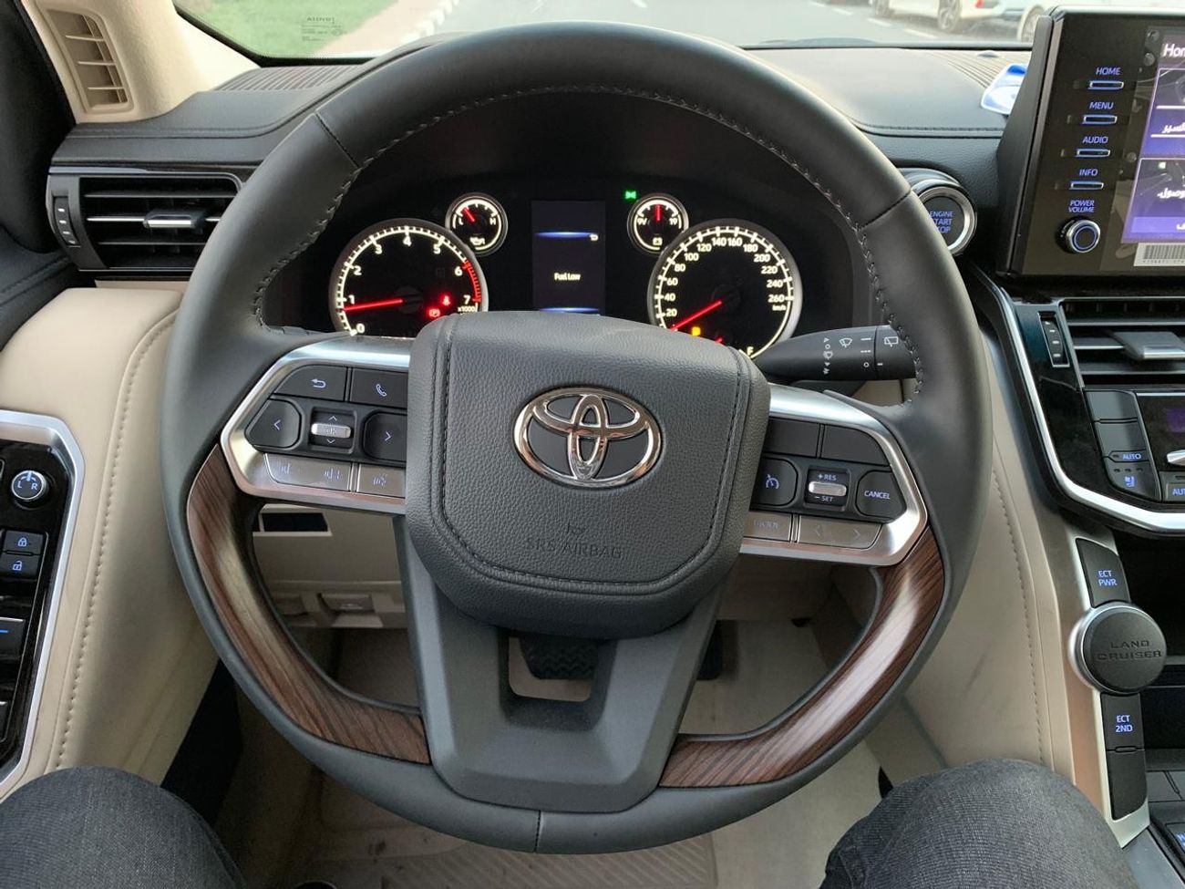 Toyota Land Cruiser GXR A/T 4.0L Gasoline