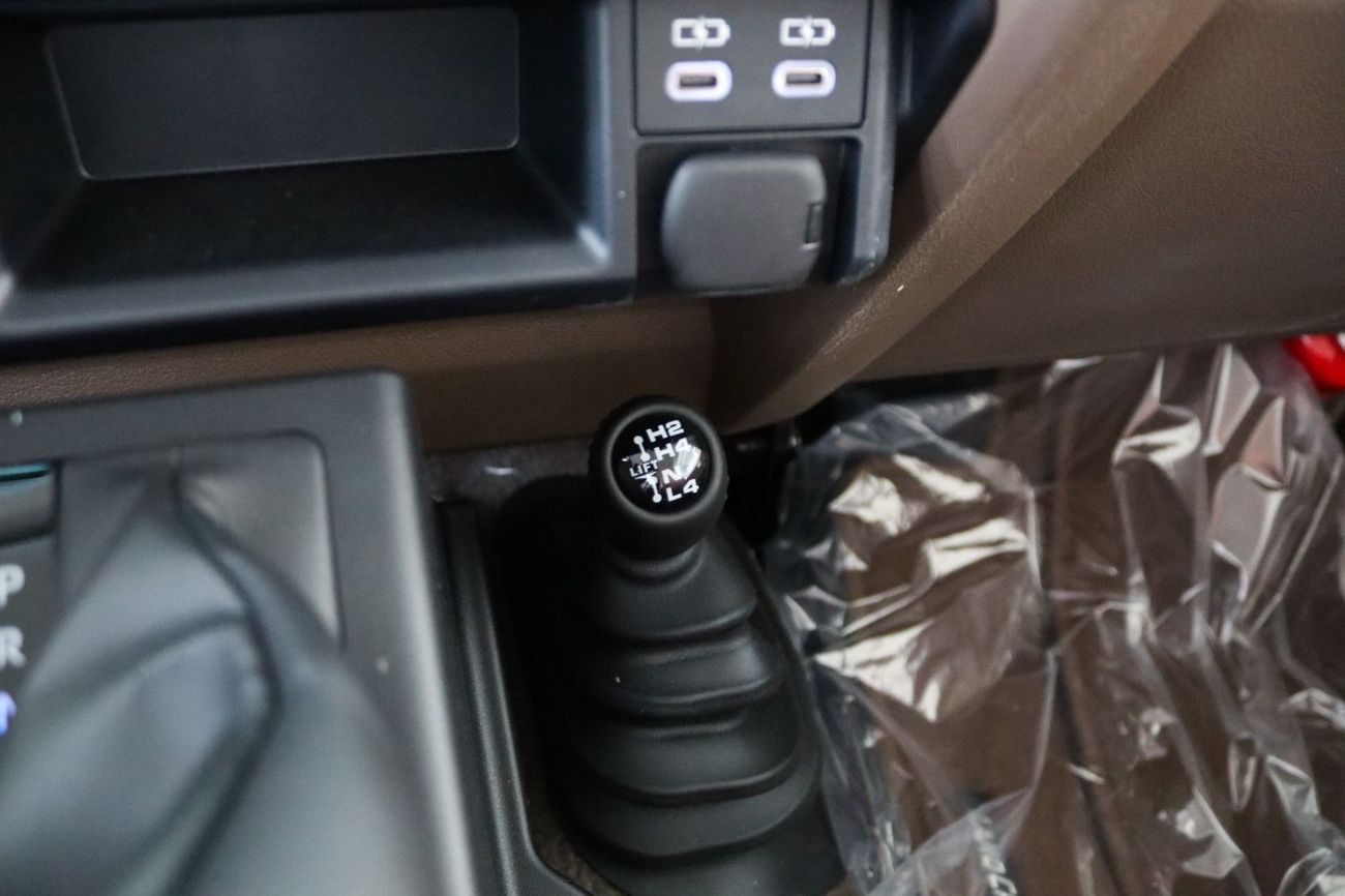 Toyota Land Cruiser 2025 LAND CRUISER GRJ 71 4.0 V6 AT FULL  **EXPORT ONLY**التصدير فقط خارج الخليج**