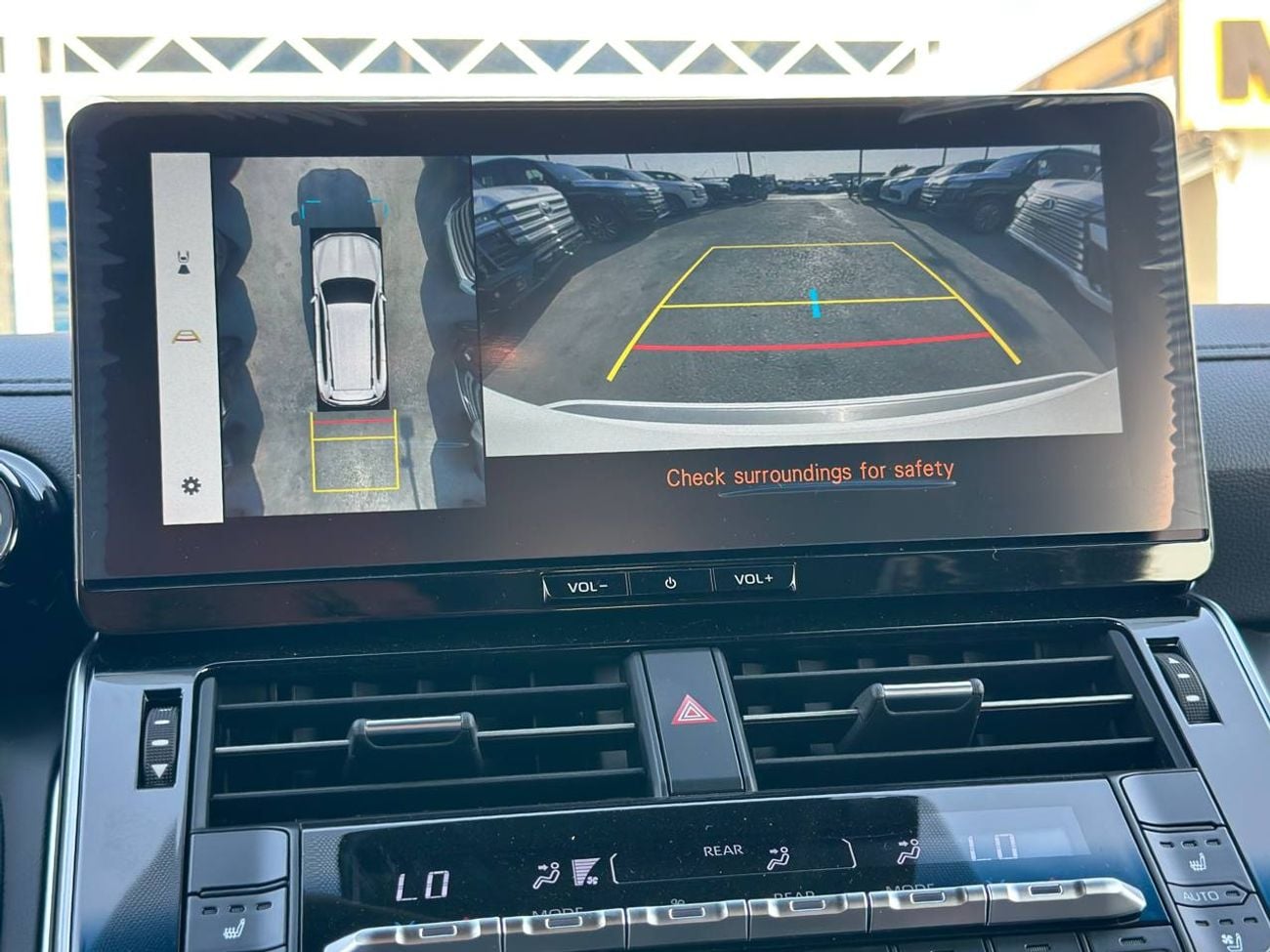 تويوتا لاند كروزر VXR 3.5 لتر هجينة أوتوماتيكية // كاملة المواصفات مع رادار، كاميرا 360 درجة، ذاكرة، مقاعد تدفئة وتبري