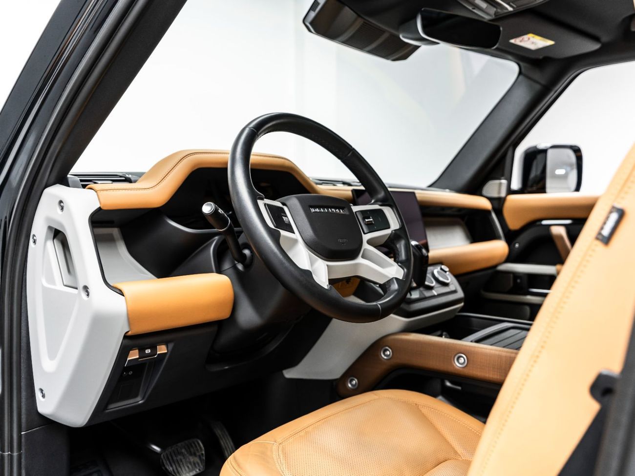 Land Rover Defender 2023 Land Rover Defender 130 P400 HSE, 2028 Warranty + Service History, Low KMs, GCC