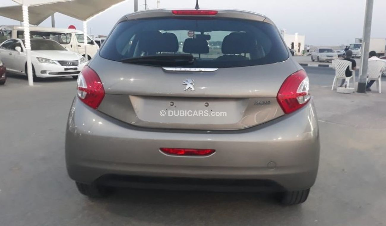 بيجو 208 السيارة نظيفه جدا بحاله ممتازه بدون حوادث ضمان شاسيه جير ماكينه