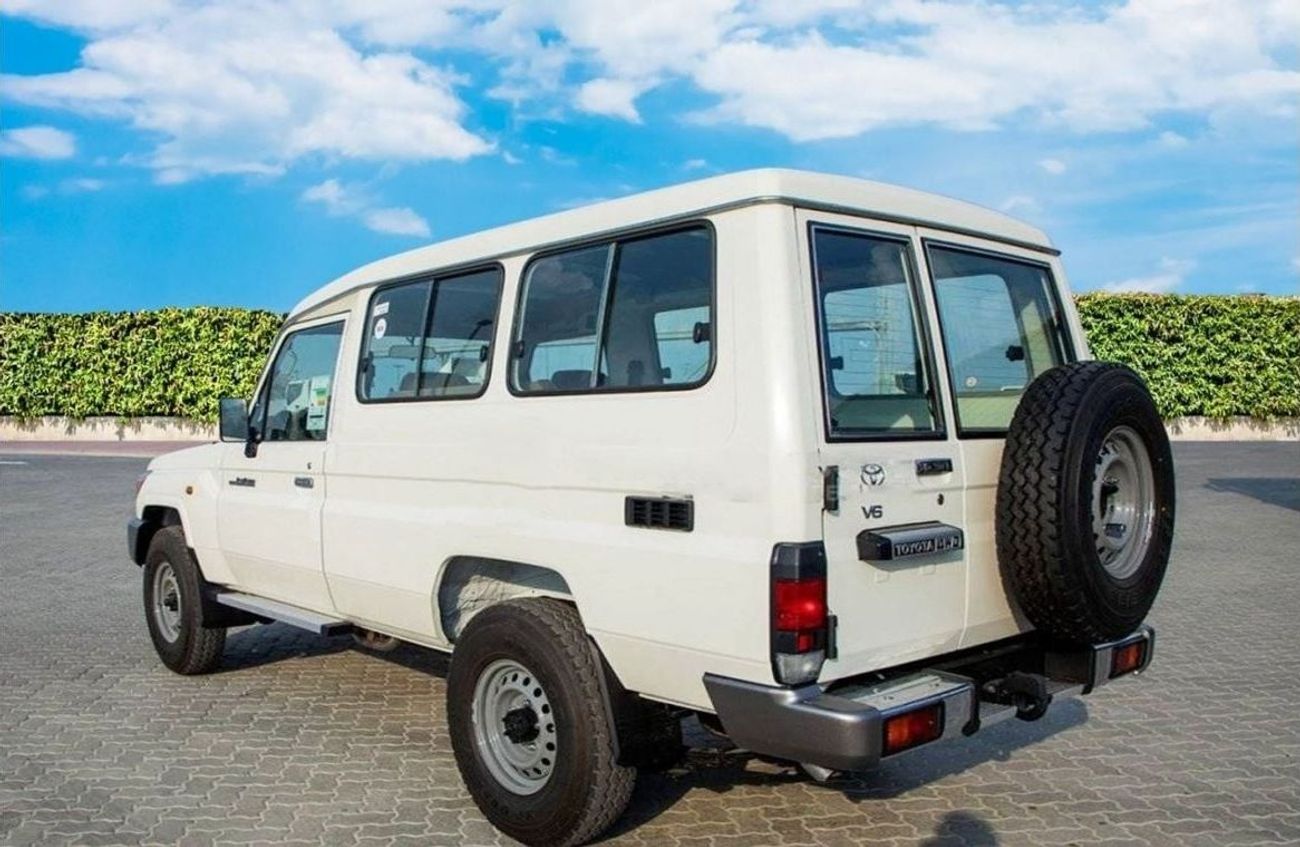 Toyota Land Cruiser 70 V6, 4.0L, PETROL, M/T, 2025 MODEL, 9 SEATS