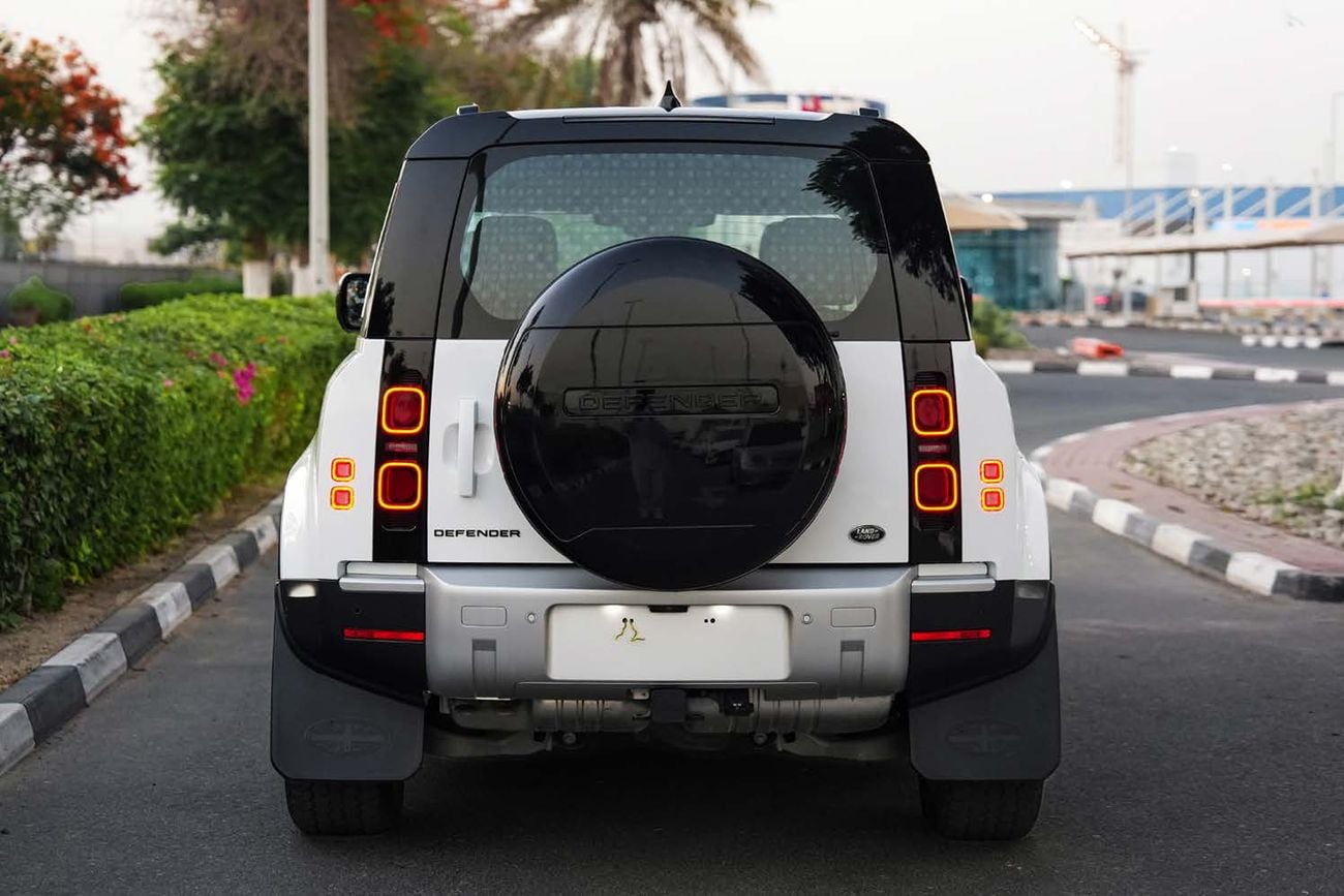 لاند روفر Defender 110 Land Rover Defender 110 D300 SE (Right Hand)