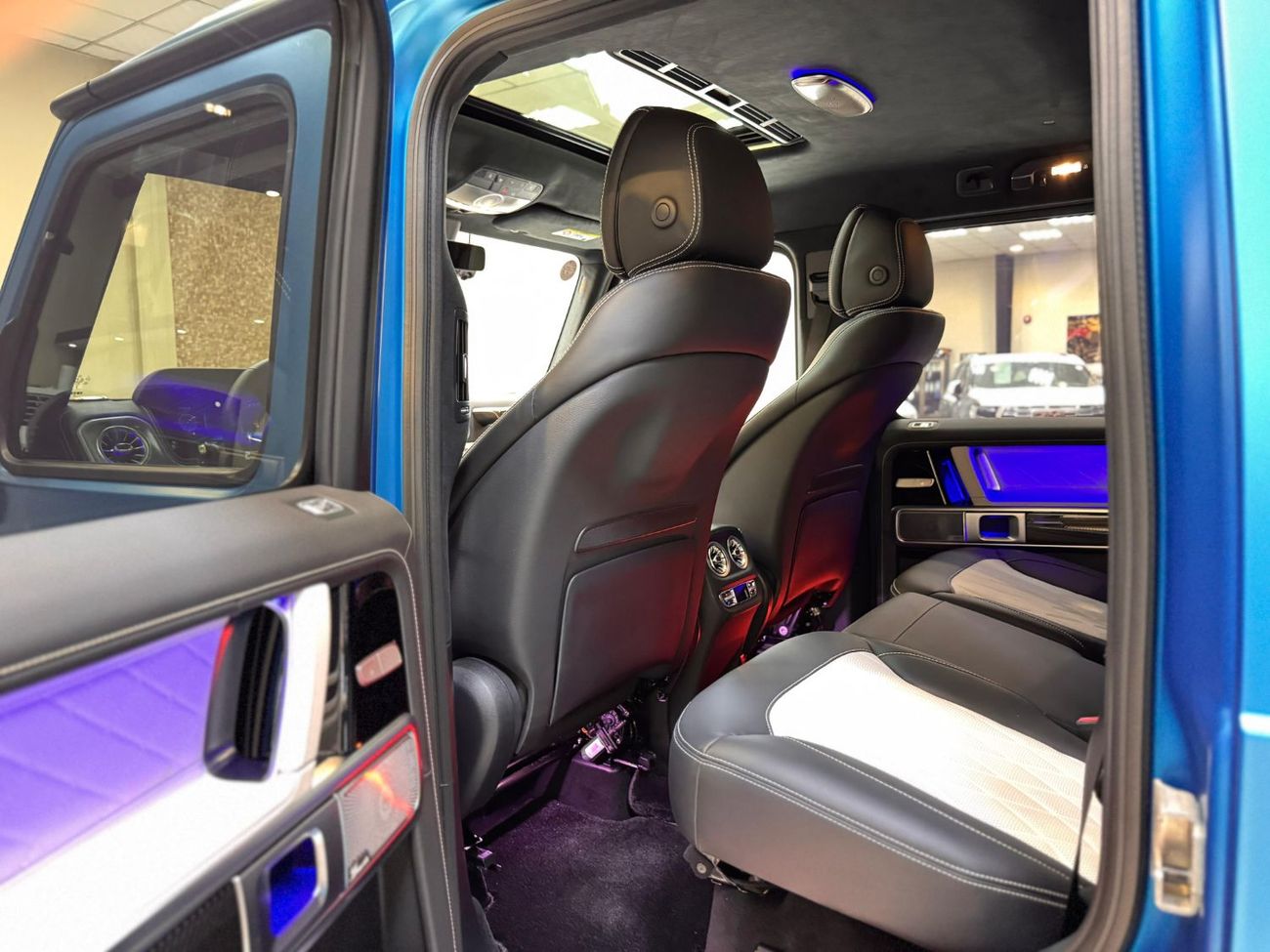 مرسيدس بنز G 63 AMG G 63 AMG DOUBLE NIGHT PACKAGE,  CARBON FIBER EDITION