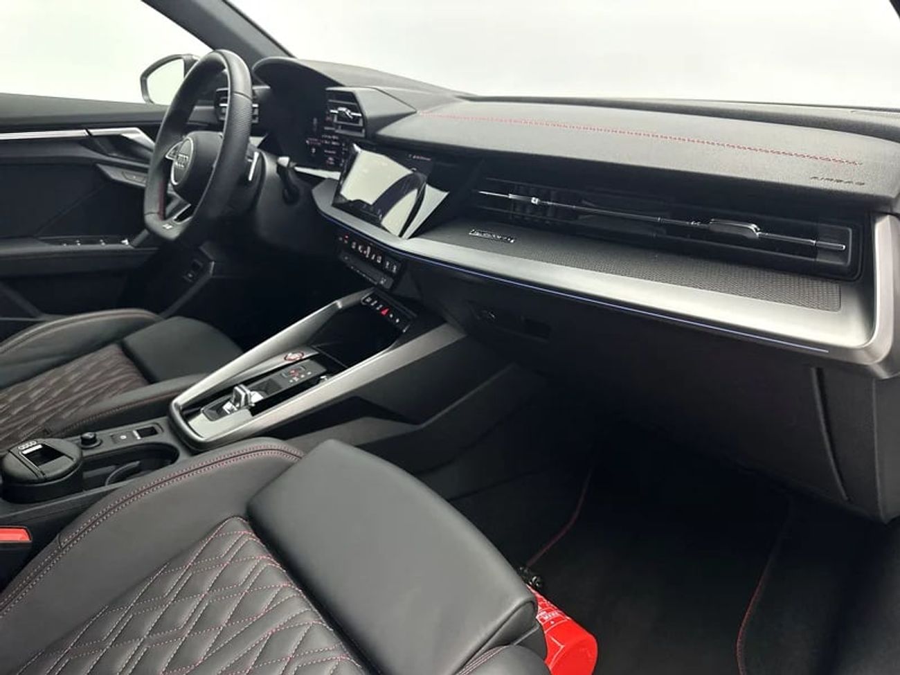 Audi S3 Sedan 2.0 quat 290hp High (Ref# 105731)