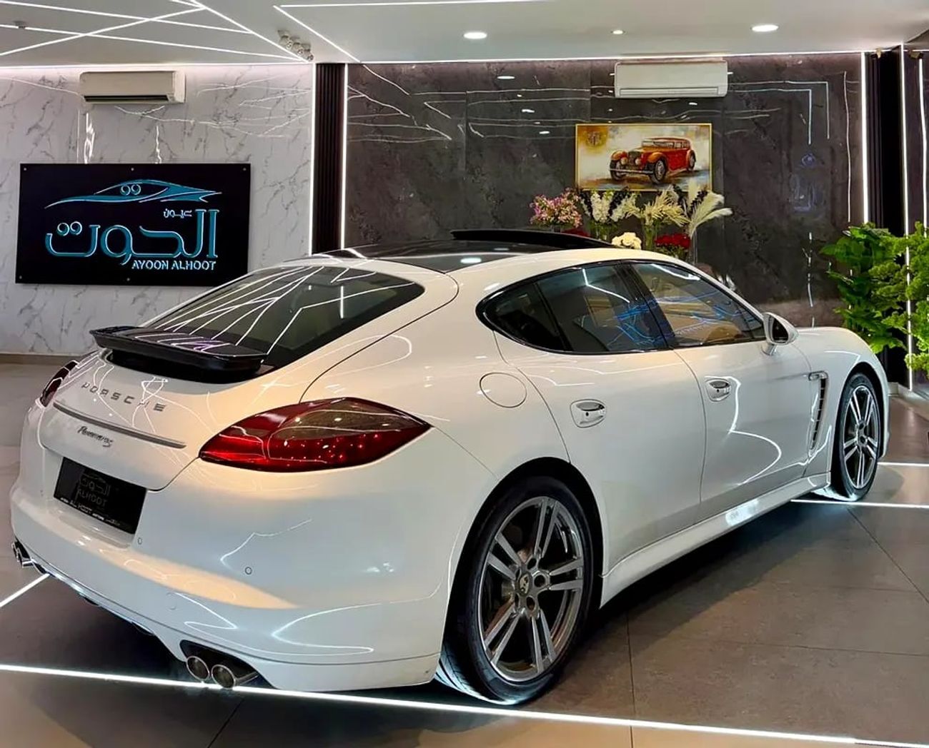 بورش باناميرا BEST PLATINUM EDITION|| TOP OPTIONS || GCC || ACCIDENT FREE || UNIQUE