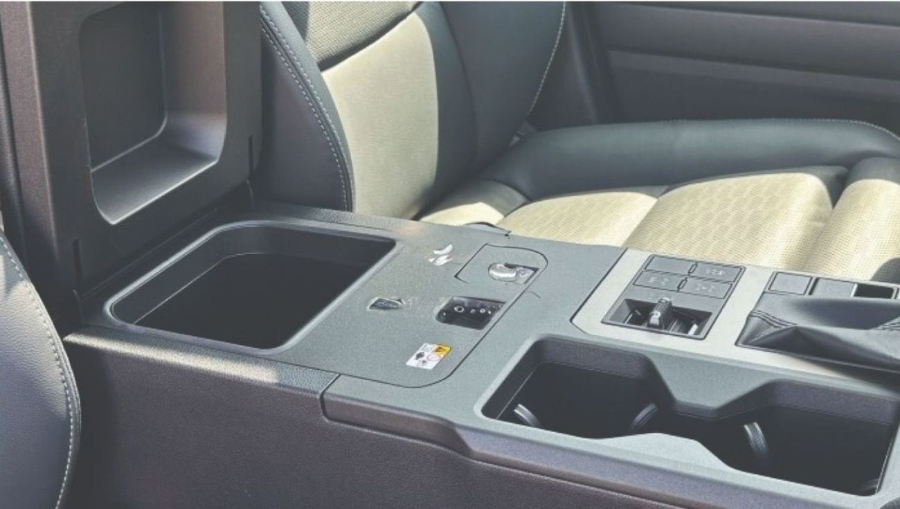 تويوتا برادو 250 WX+ LUXURY 2.4P AT MY2025 - BLACK