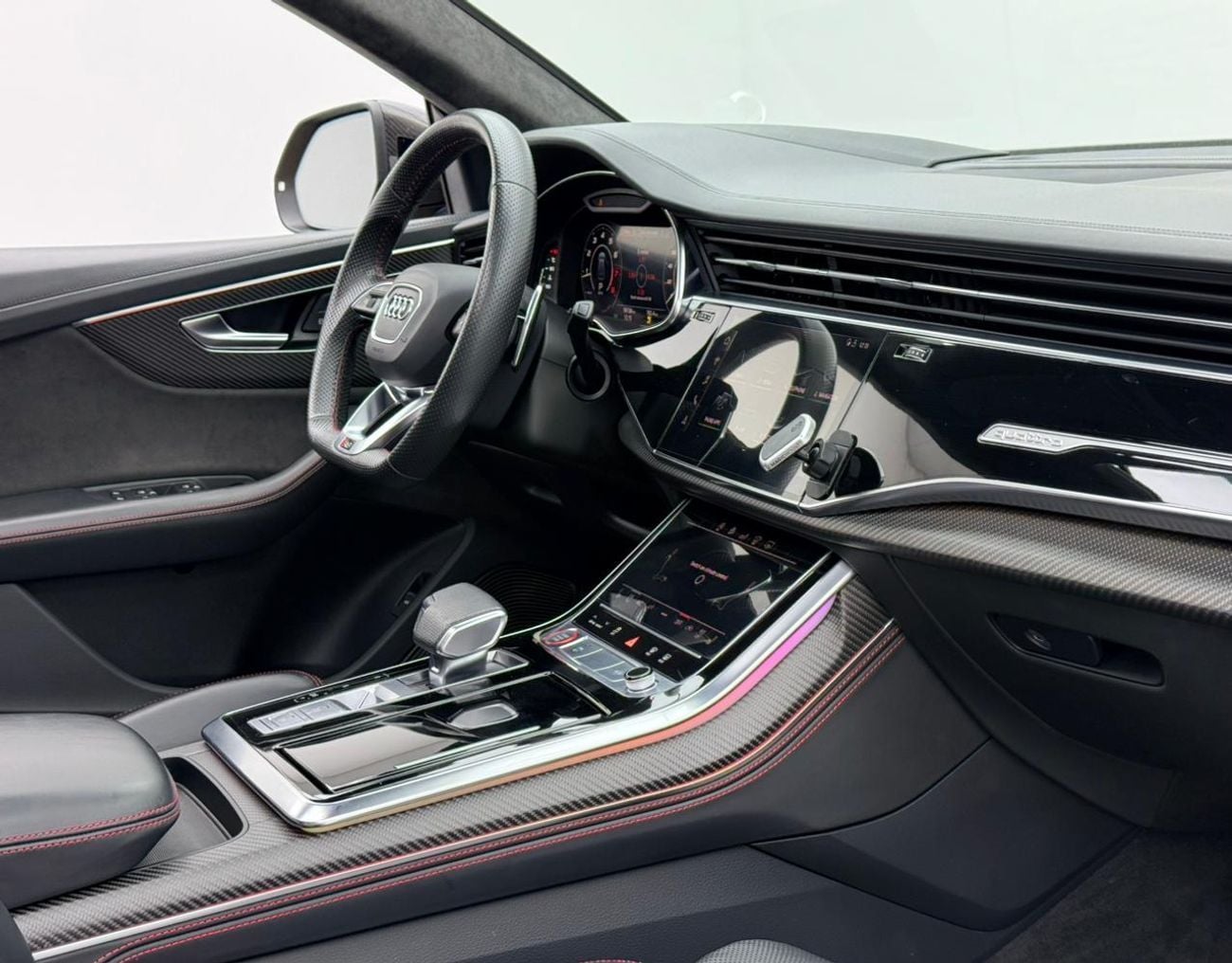 Audi RSQ8 2020 Audi RSQ8 4.0TFSI Quattro, Warranty, Carbon Fiber Package, Excellent Condition, GCC