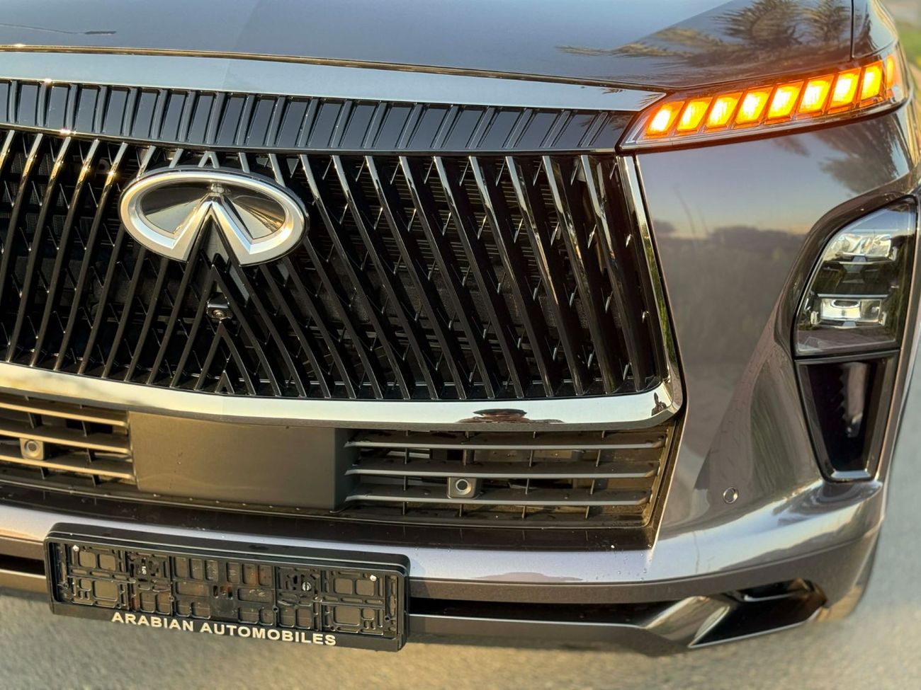 إنفينيتي QX80 Autograph Captain Chairs 3.5L