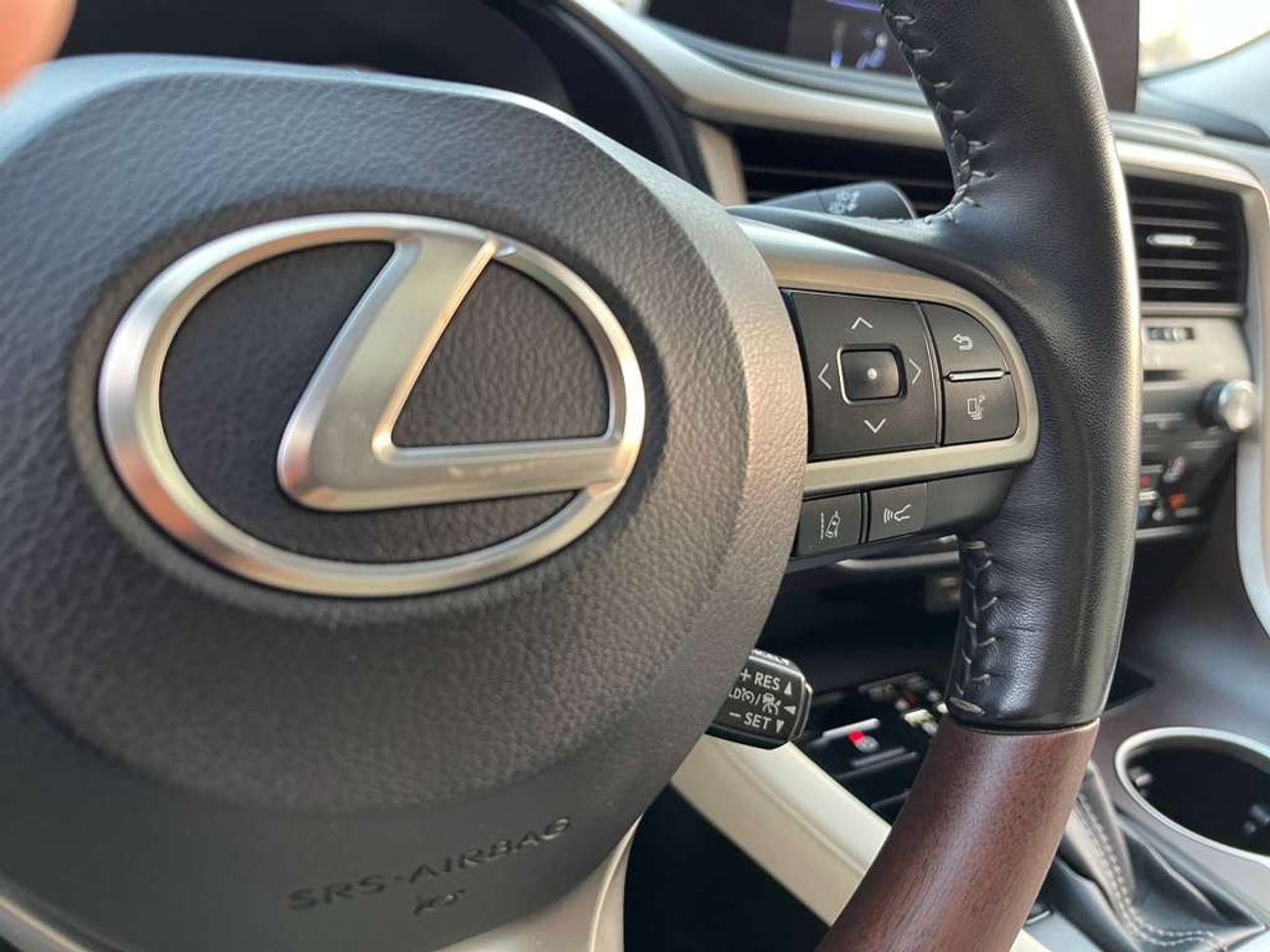 لكزس RX 350 Platinum 3.5L (275 HP)