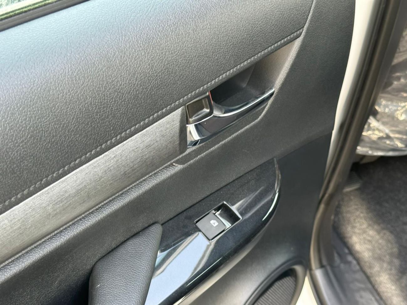 تويوتا هيلوكس 2026 HILUX D/C 4WD 4.0 ADVENTURE V A/T EXL WHITE | BLACK