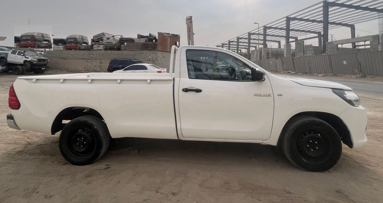 Toyota Hilux diesel 2.4 liter ,right hand drive ,manual gear 2wd