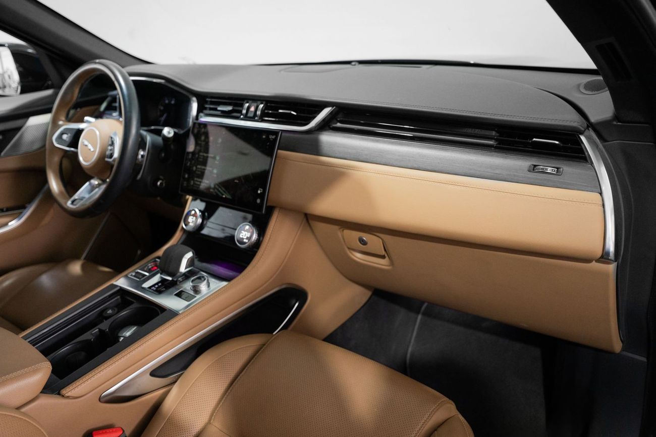 Jaguar F Pace Std 2.0L