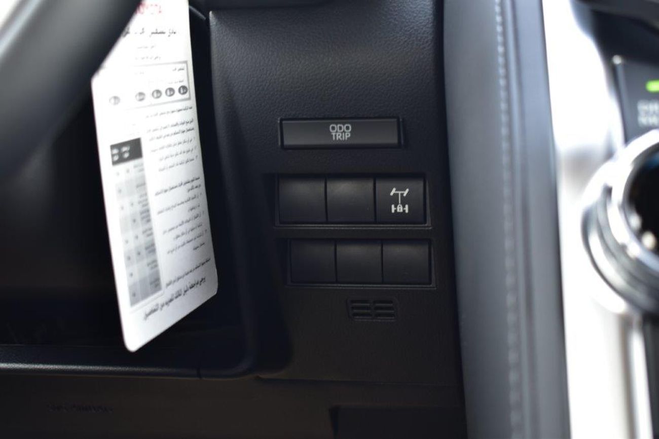 تويوتا لاند كروزر GXR 3.5L PETROL WITH RADAR AND JBL SPEAKERS