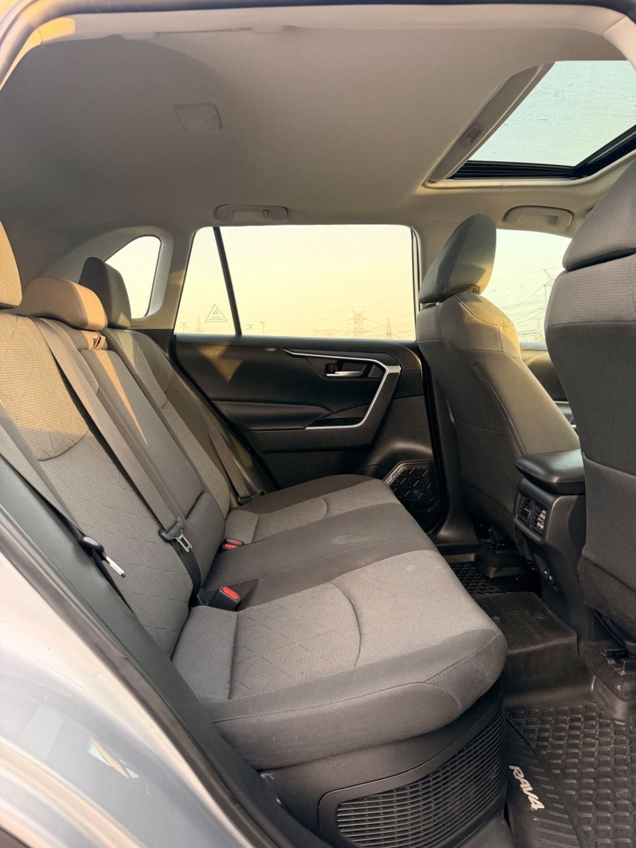 Toyota RAV4 Hybrid XLE 2.5L