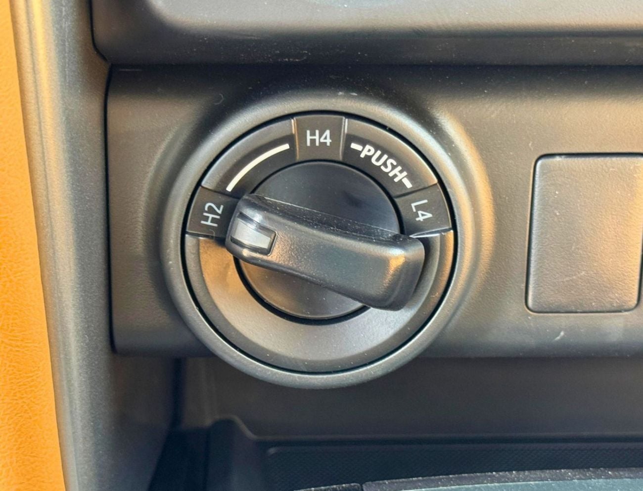 Toyota Fortuner EXR TOYOTA FORTUNER EXR || 2.7L PETROL V4 / FABRIC SEATS / MANUAL AC (CODE # FPMB)