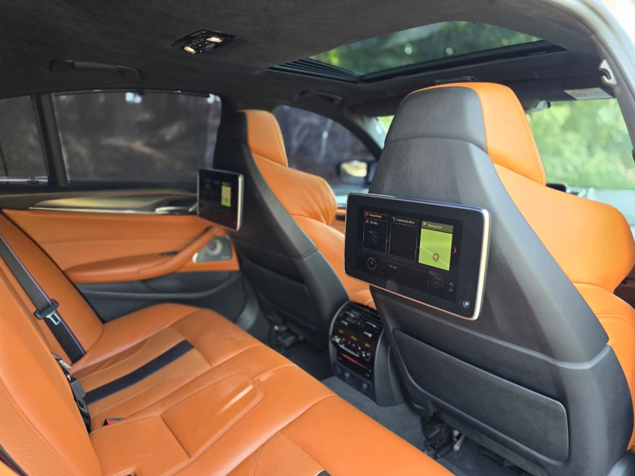 BMW M5 Std 4.4L BMW M5 2018 GCC // ORGINAL PAINT // PERFECT CONDITION // ACCIDENT FREE