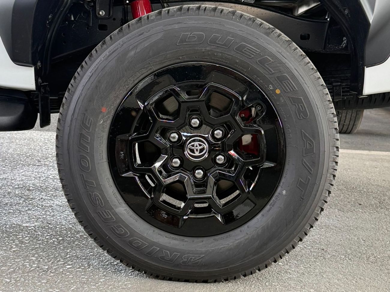 Toyota Hilux GR-SPORT 4.0 V6 **EXPORT ONLY**التصدير فقط خارج الخليج***