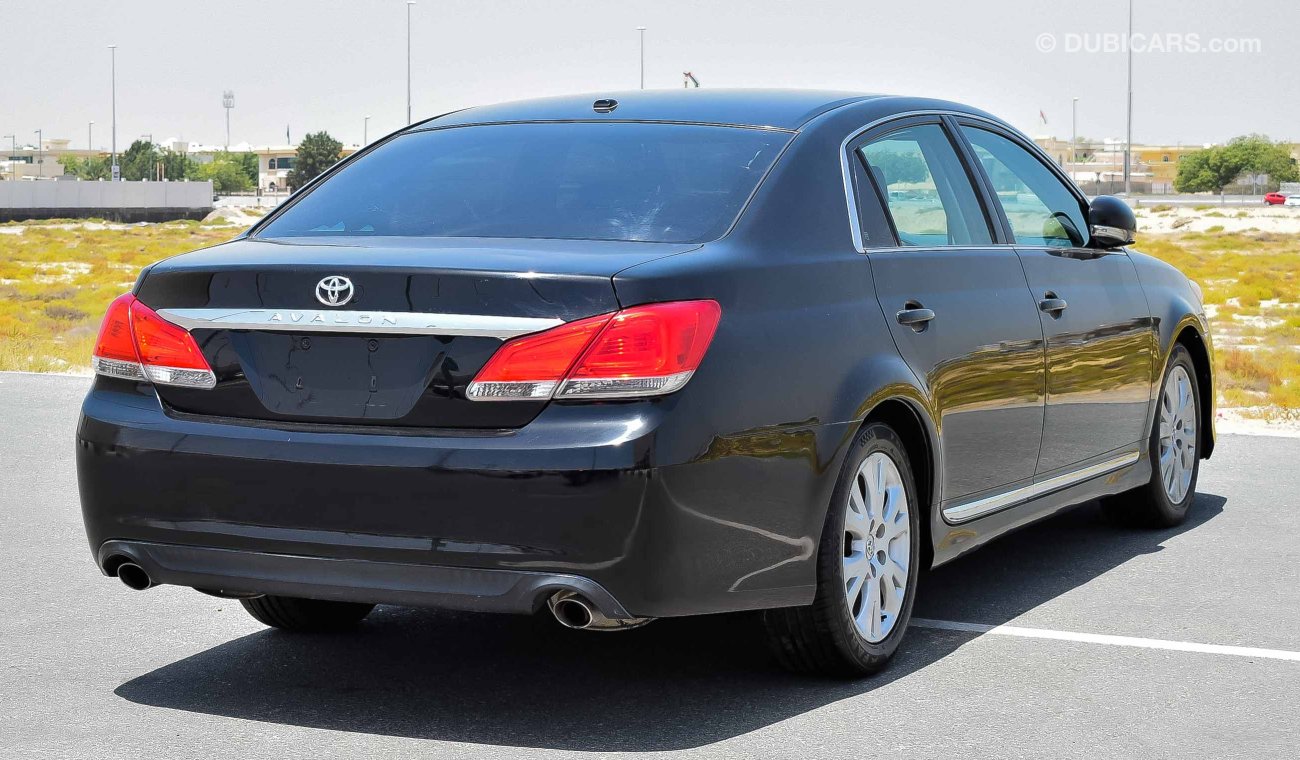 Used Toyota Avalon 2012 for sale in Dubai 230655