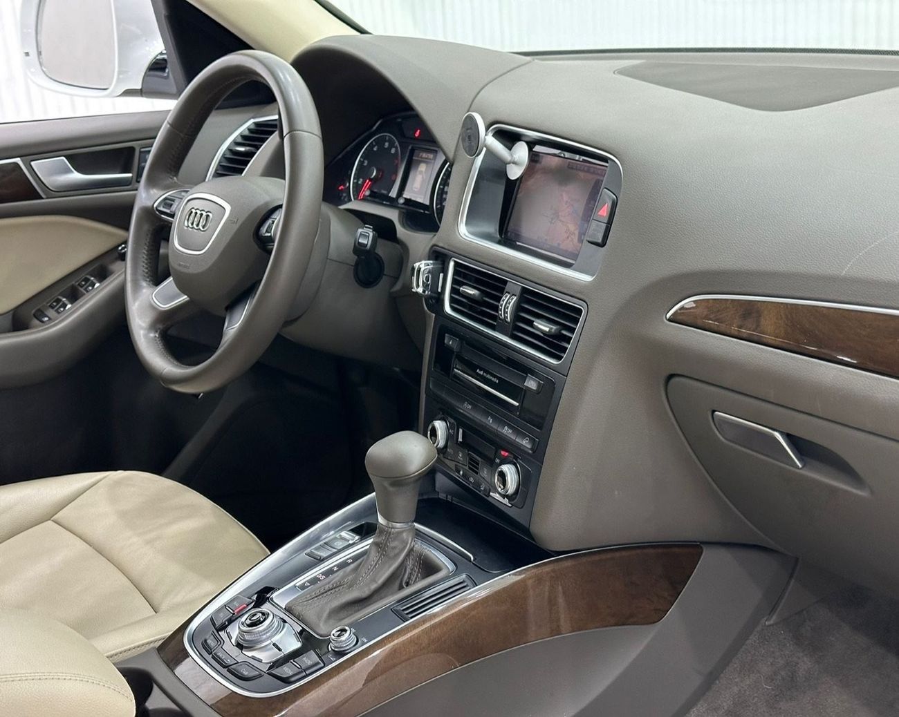 Audi Q5 40 TFSI S-Line 2017 Audi Q5 40TFSI Quattro S-Line, May 2025 Warranty, Full Al-Naboodah Service Histo