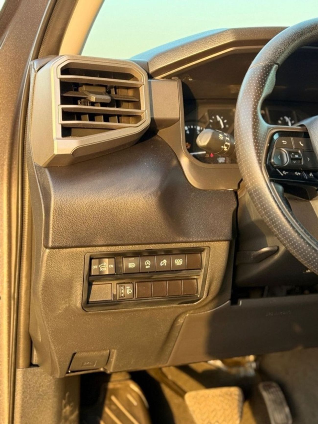 Toyota Tundra CREWMAX SR