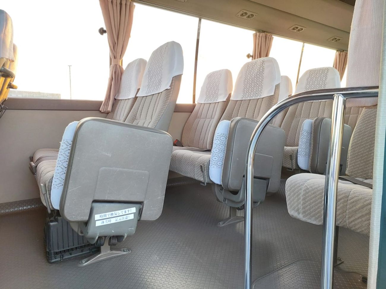 تويوتا كوستر TOYOTA COASTER BUS RHD 1998 MODEL 4.1 L DIESEL AUTOMATIC(PM02852)