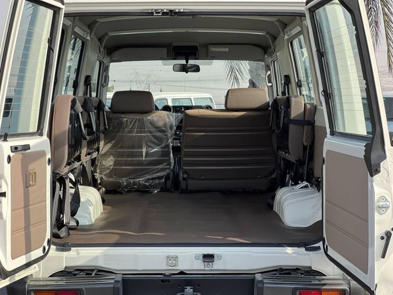 Toyota Land Cruiser 70 LC 78 HARDTOP 4.0L MT LC78 3 DOORS 4.0L PTR M/T // 2026 // STANDARD OPTION // SPECIAL OFFER // BY FO