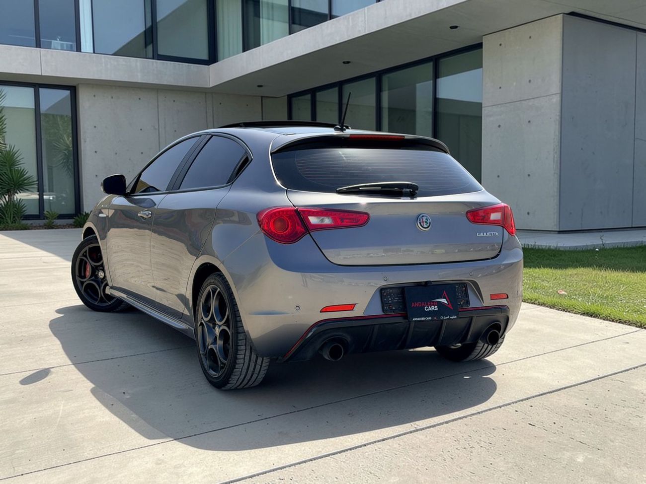 ألفا روميو جوليتا Veloce 1.8L