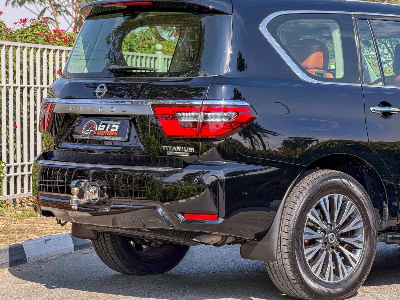 نيسان باترول LE Titanium Chrome 5.6L