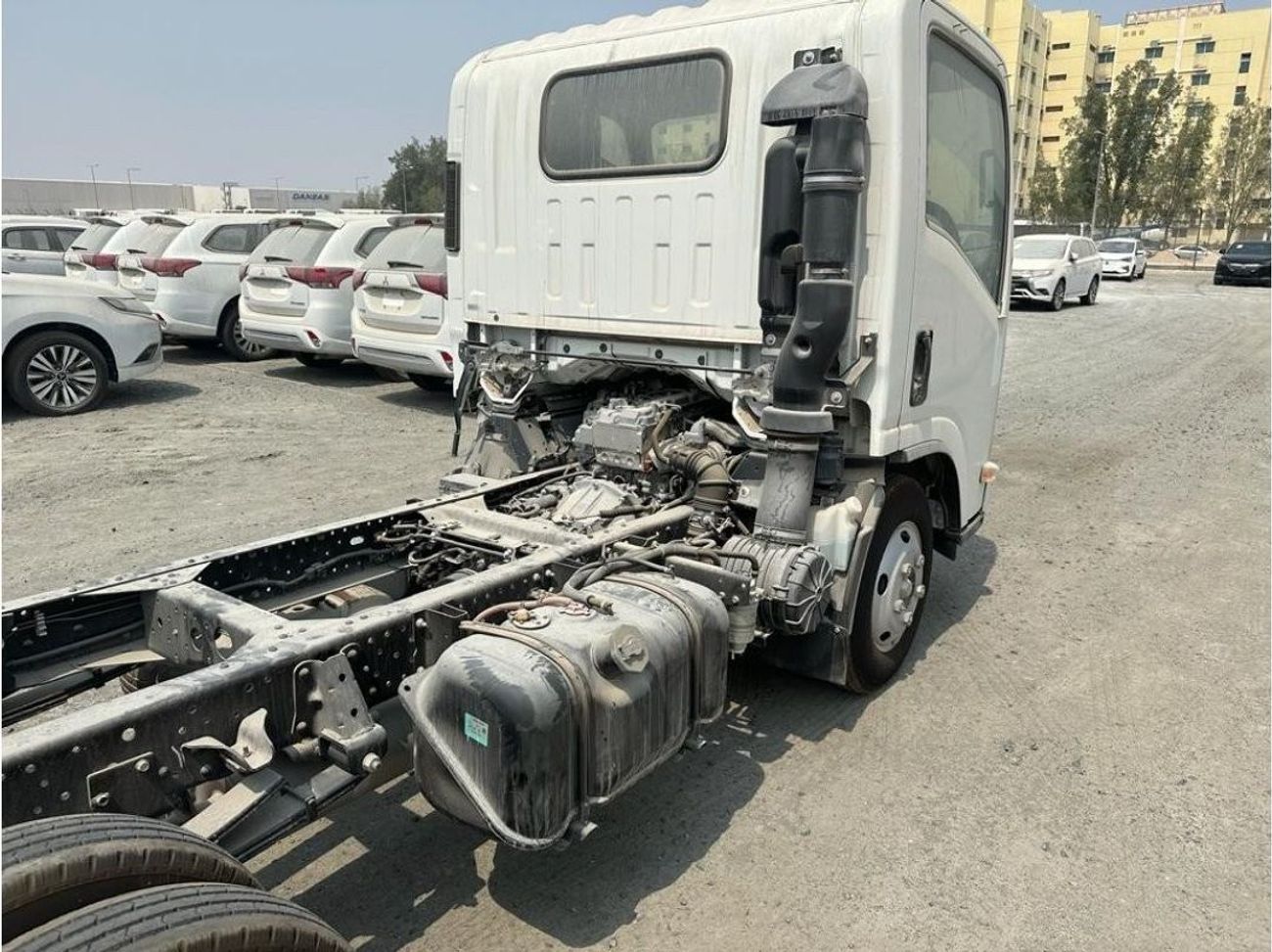 إيسوزو فوروارد Isuzu / N-Series NMR85 E22 Cab Chassis Truck 4x2 Short Wheel Base
