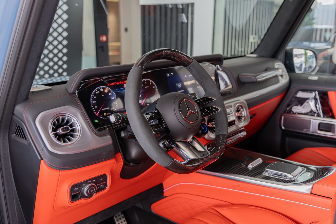 مرسيدس بنز G 63 AMG Double Night Pack|Fully Loaded|2026 Fully Cardbon Fiber |Gargash Auto Warranty PERFOMANCE PACKAGE