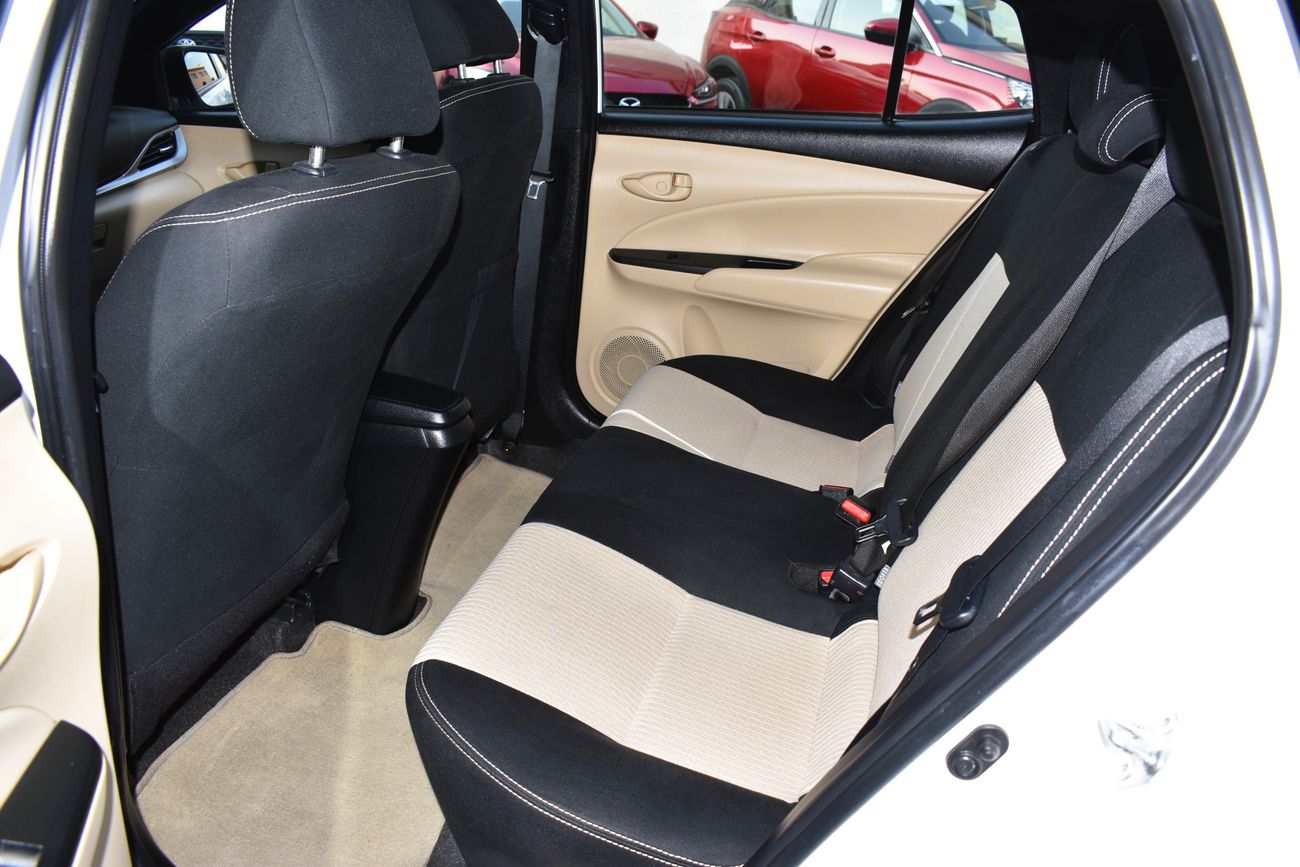 Toyota Yaris AED 689 PM | 1.3L SE HB GCC DEALER WARRANTY