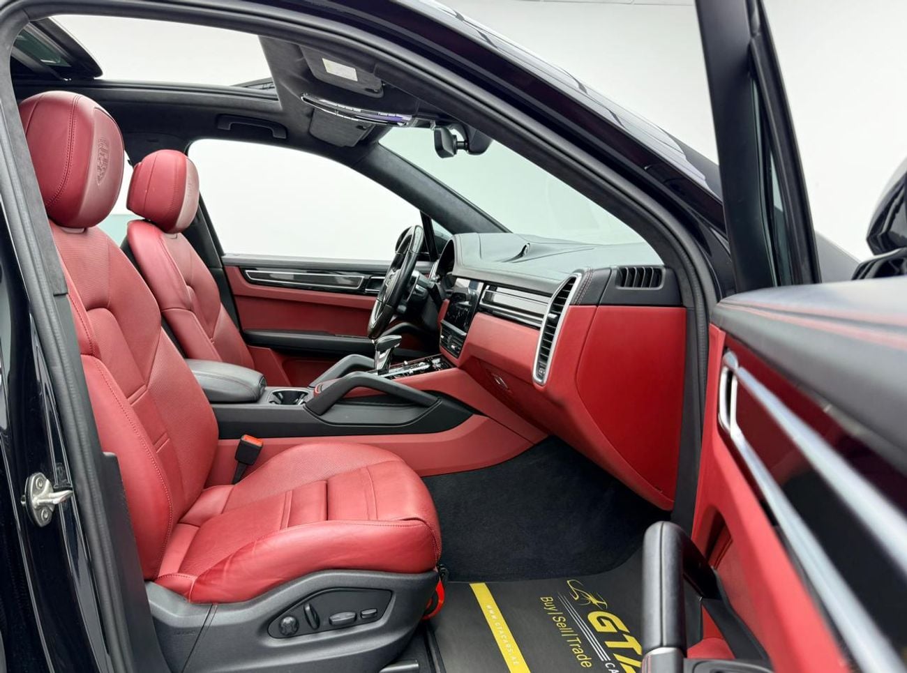 بورش كايان 2022 Porsche Cayenne GTS, Warranty, Full Porsche Service History, Fully Loaded, GCC
