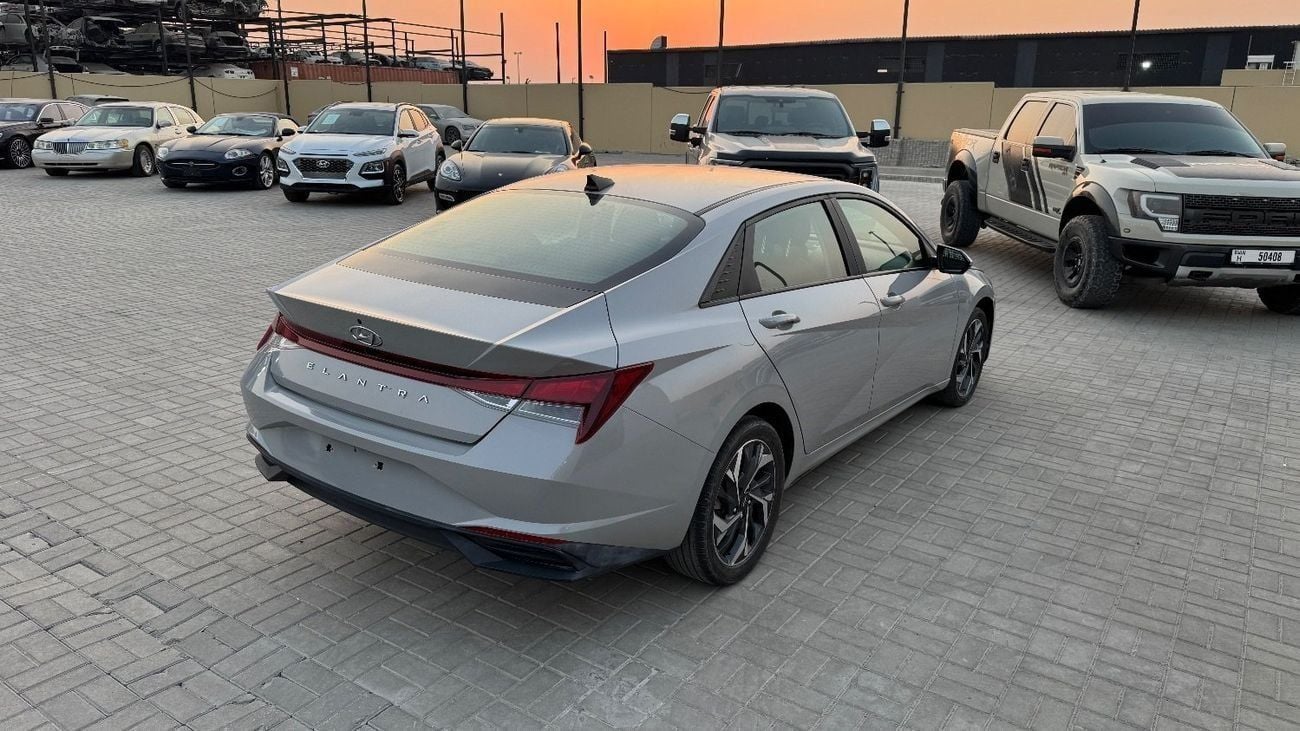 Hyundai Elantra 2.0L Comfort SE 2.0L