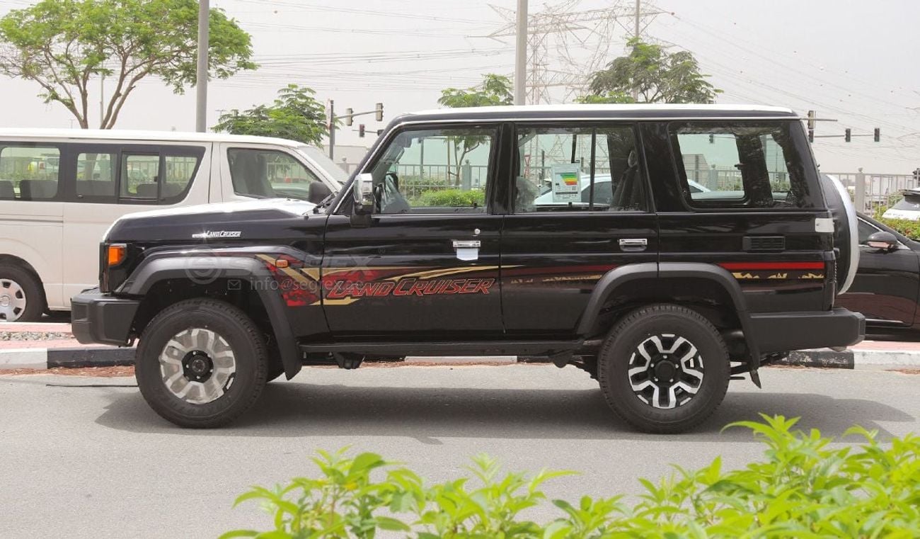 Toyota Land Cruiser 70 2026 Model Toyota Land Cruiser Hardtop LC76, 4.0L Petrol 4WD 6A/T, Ready for Export