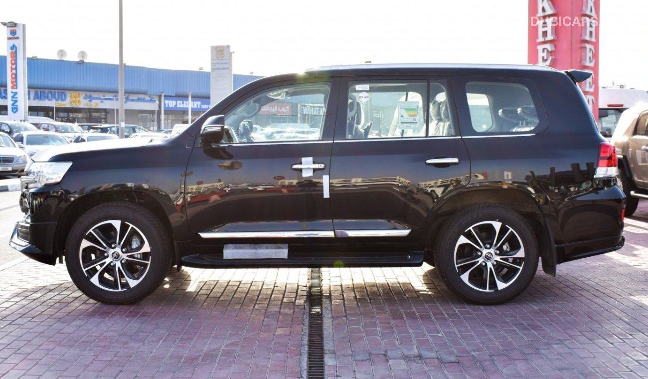 تويوتا لاند كروزر VXR Grand Touring S 5.7 V8 فقط للتصدير