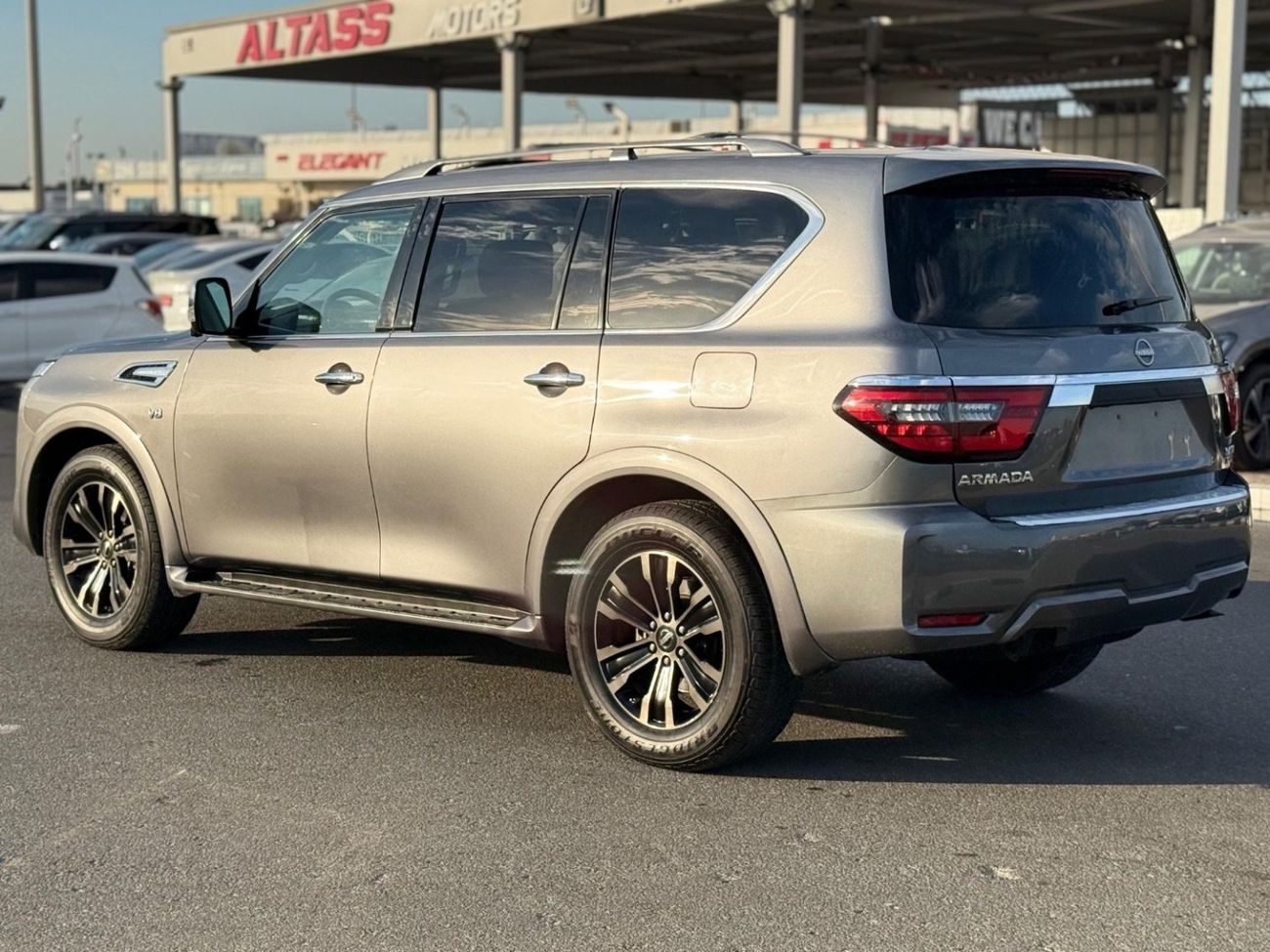 نيسان أرمادا Nissan Armada Platinum Full Option