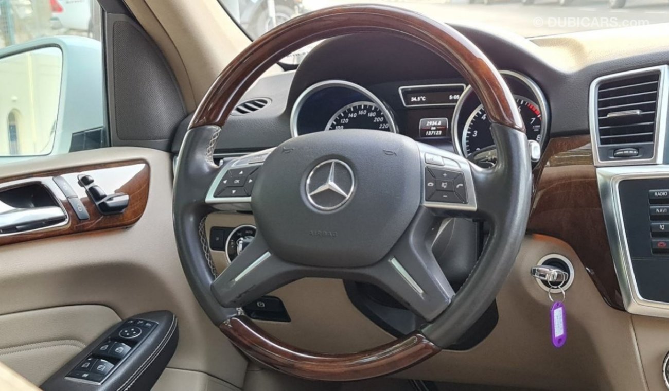 Mercedes-Benz ML 400 Std 3.5L V6 2015 GCC Perfect Condition