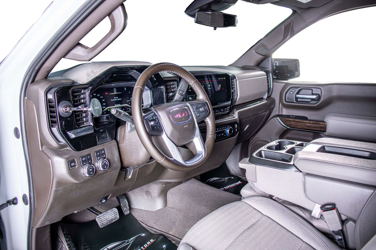 GMC Sierra 5.3L V8 AT4 Regular Cab (AWD) SLE - Very Well Maintained - Under Dealer Warranty - GCC Specification