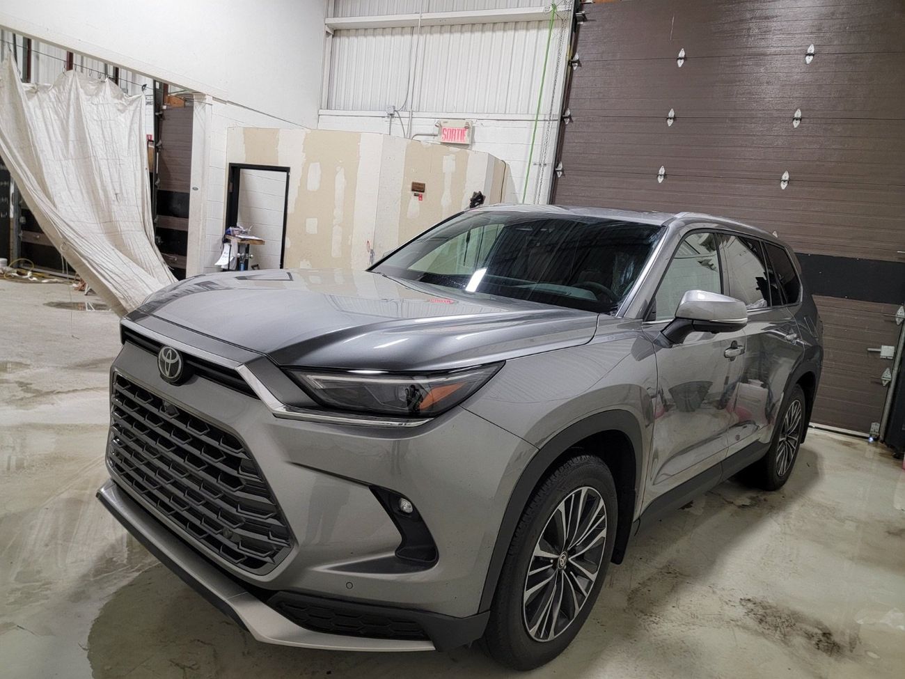 Toyota Grand Highlander PLATINUM HYBRID MAX