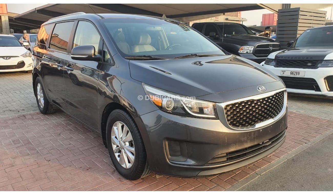 Used Kia Sedona Lx 3.3L 6V without accident 2015 for sale in Sharjah