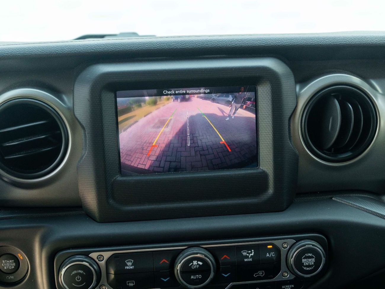 جيب رانجلر Sport 3.6L A/T (4 Seater)