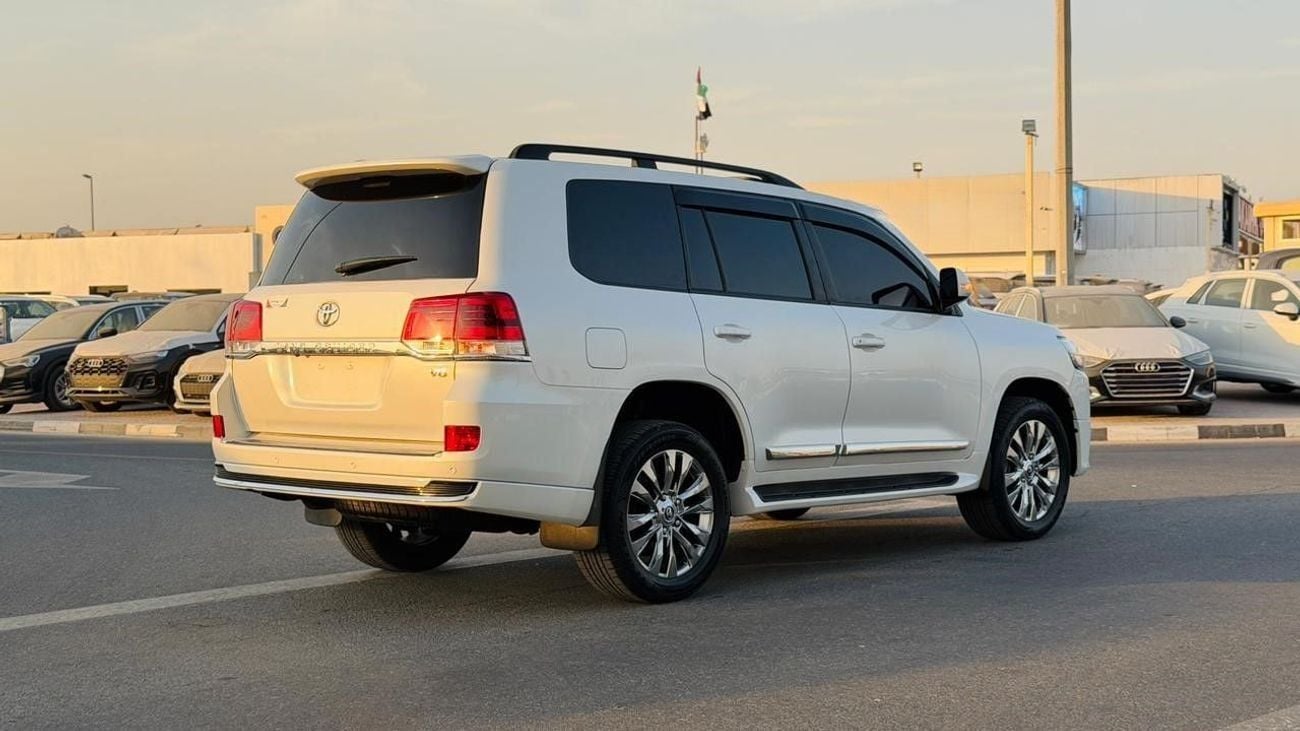 Toyota Land Cruiser PUSH START | V8 DIESEL ENGINE | SUNROOF | AUTOMATIC | PARKING SENSORS