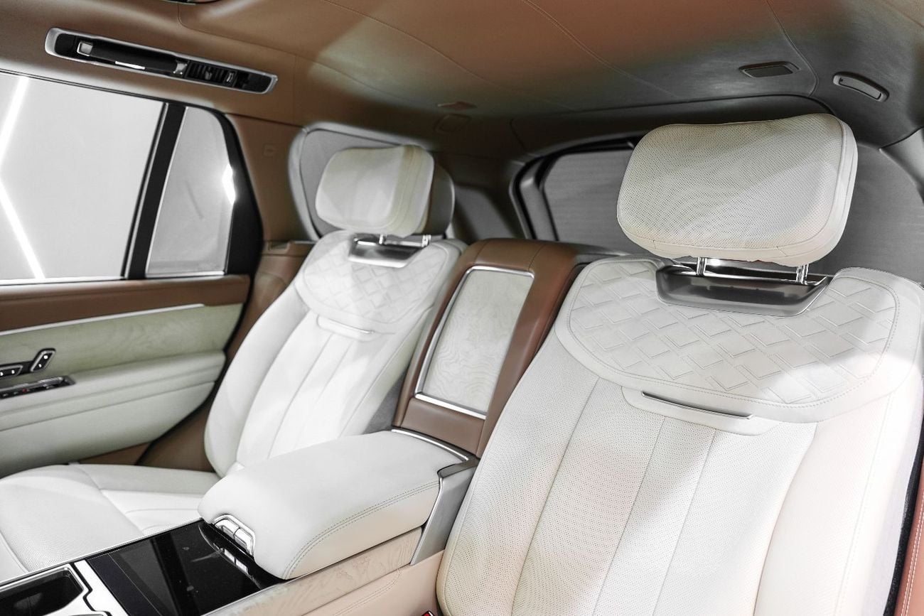 لاند روفر رينج روفر Vogue SV LWB, Executive Class Rear Seats, Al Tayer Warranty + Service!!